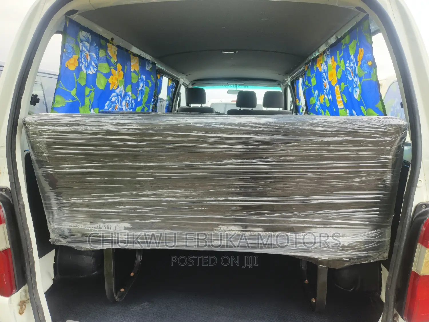Toyota HiAce 2002 White