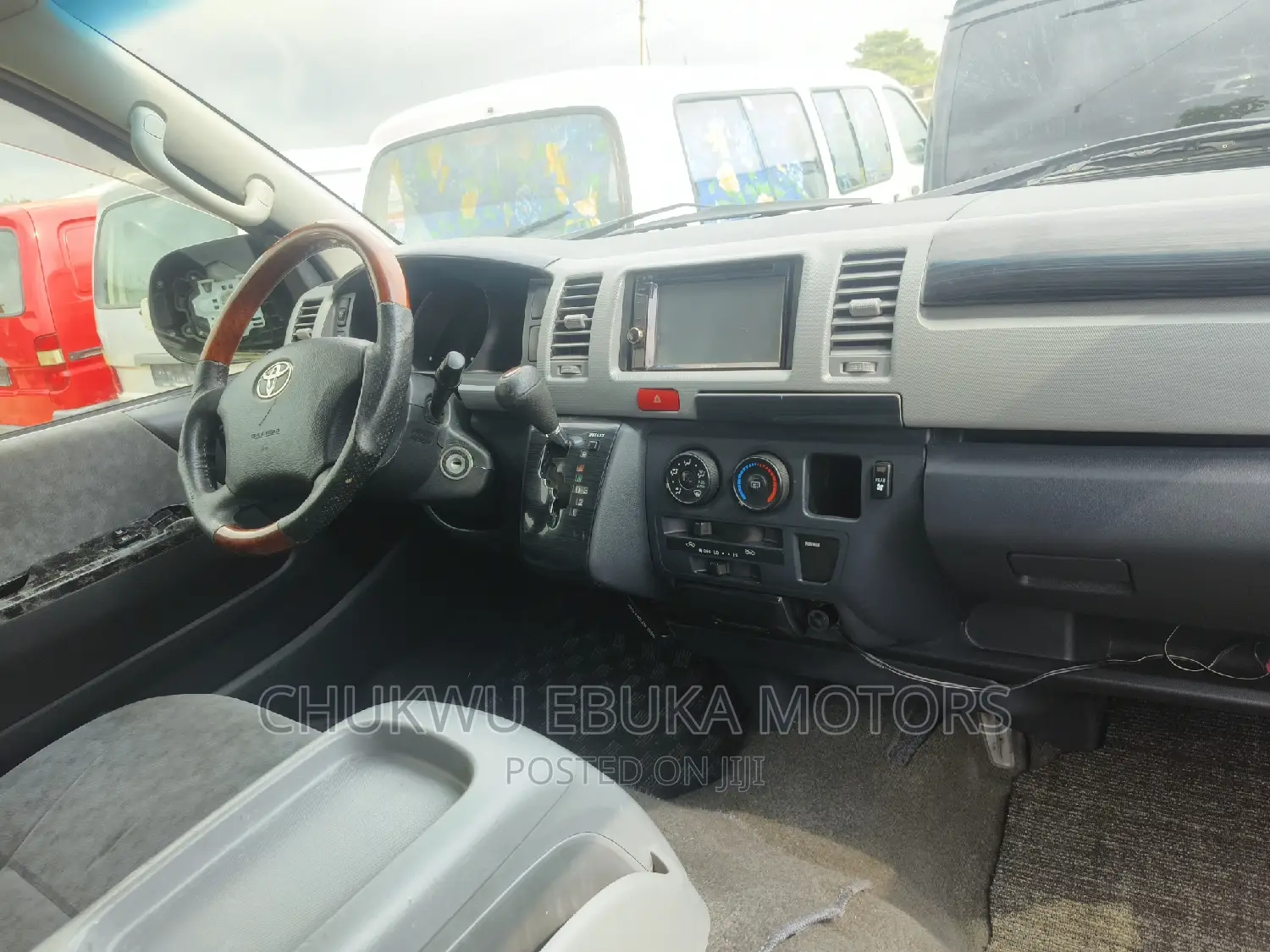 Toyota HiAce 2013 Black