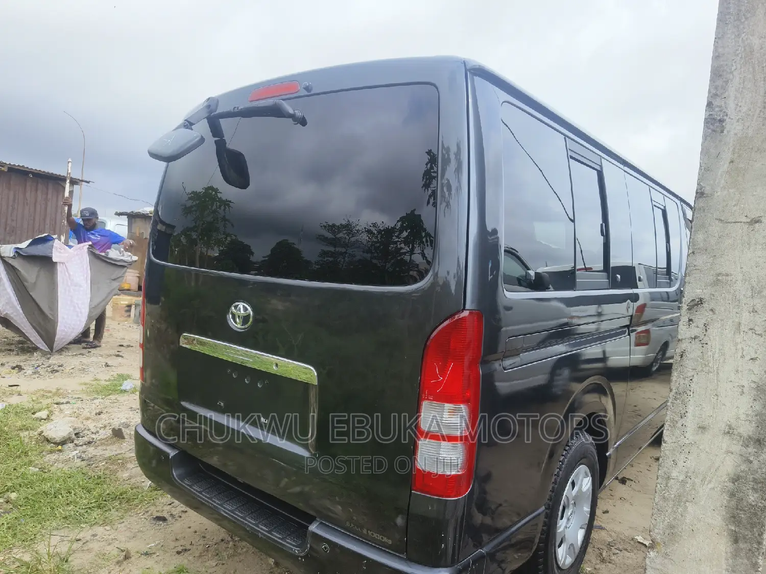 Toyota HiAce 2013 Black
