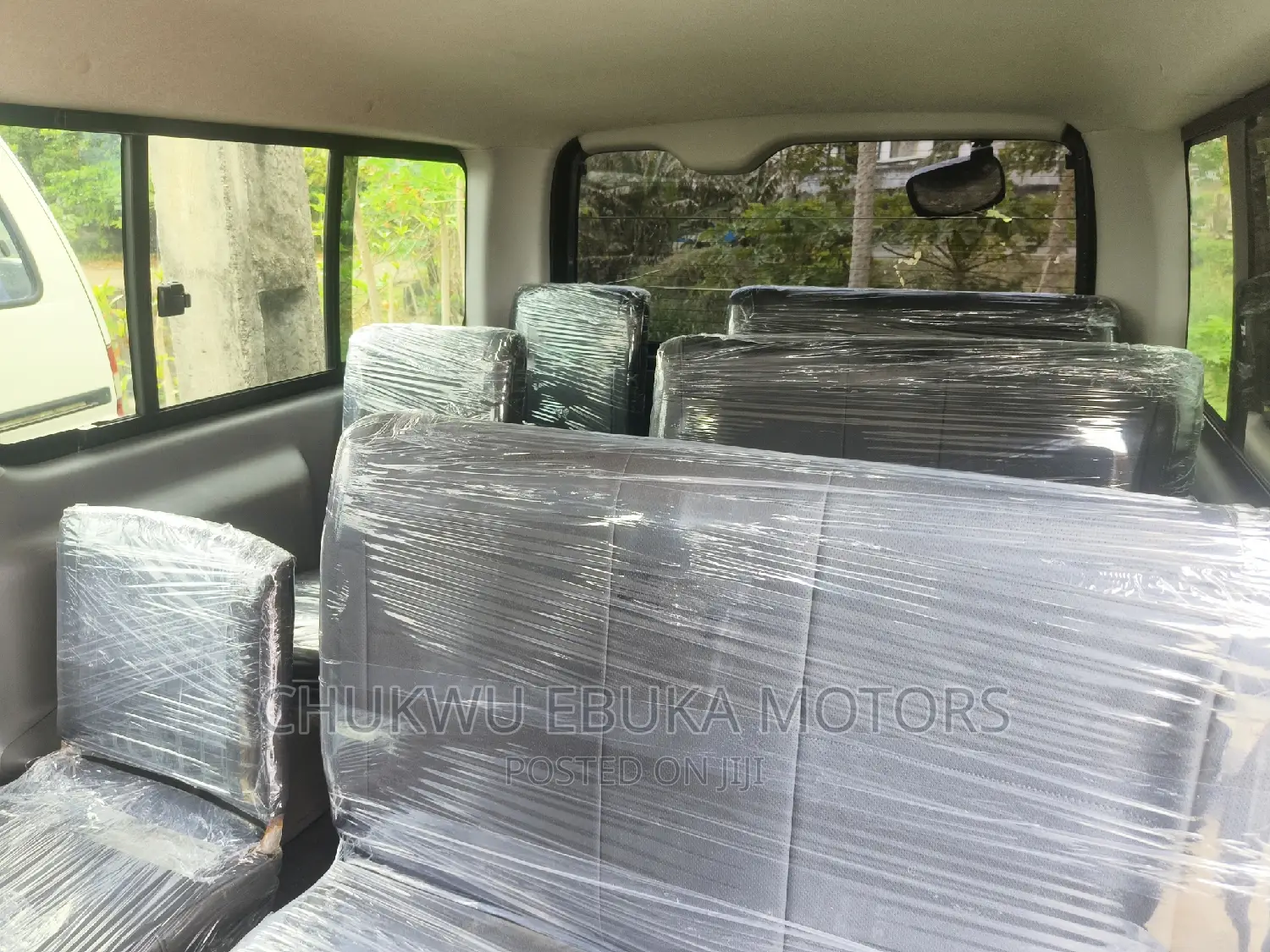 Toyota HiAce 2013 Black