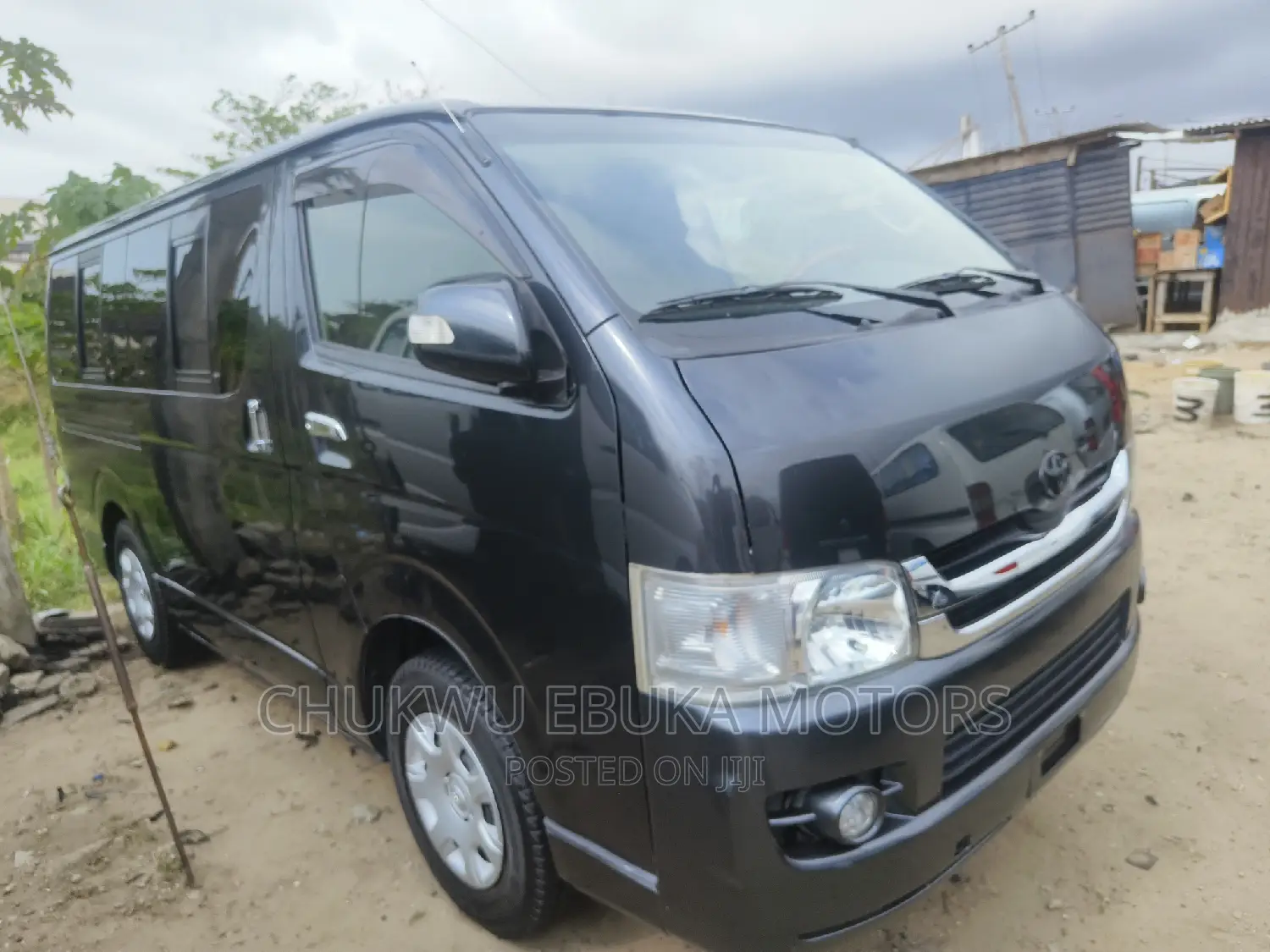 Toyota HiAce 2013 Black