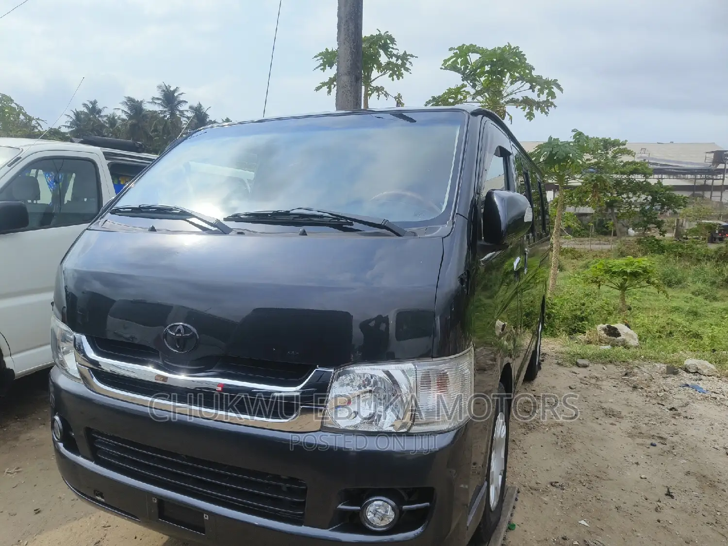 Toyota HiAce 2013 Black