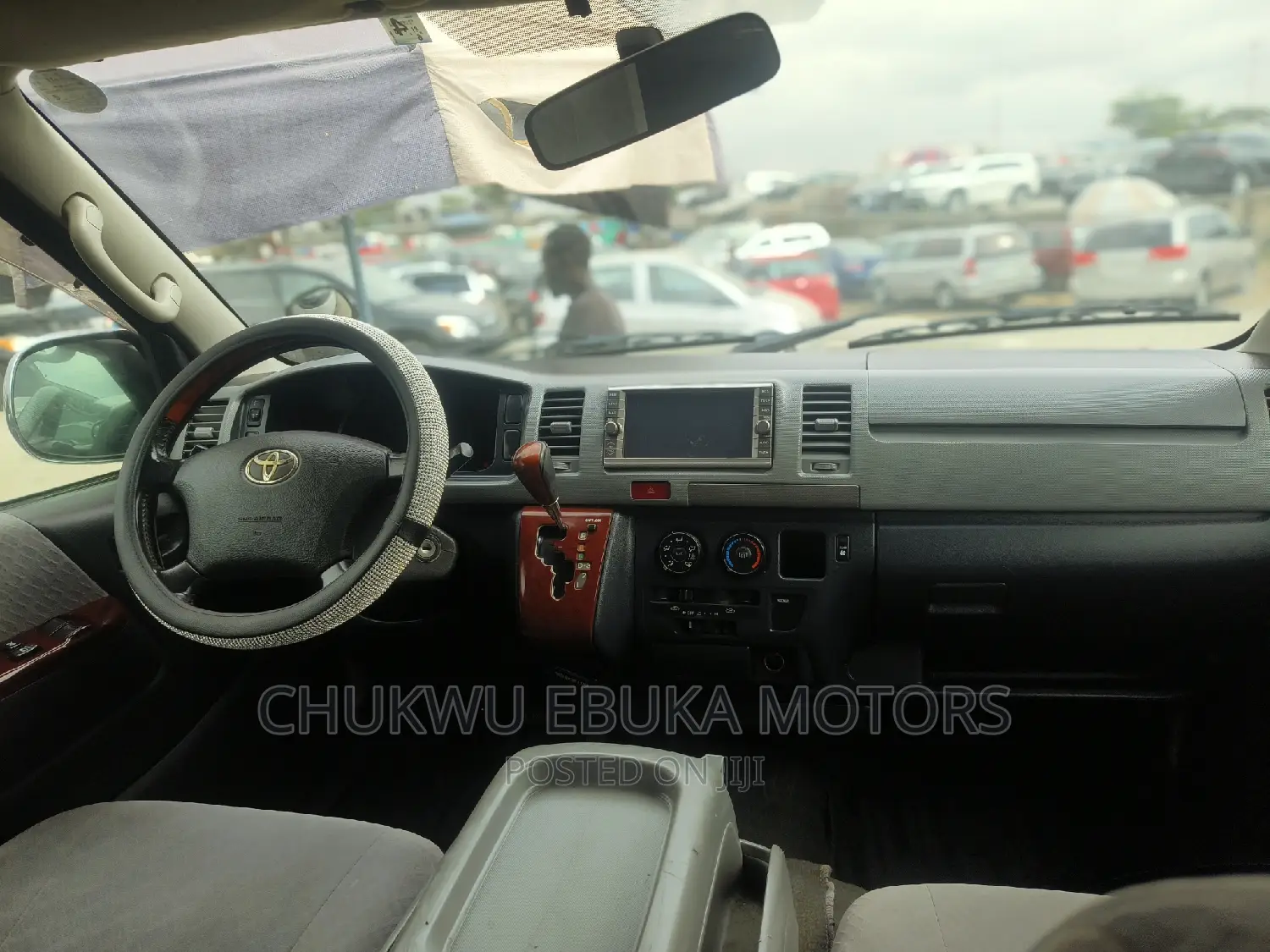 Toyota HiAce 2013 White