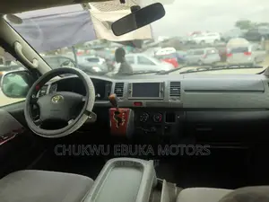 Toyota HiAce 2013 White