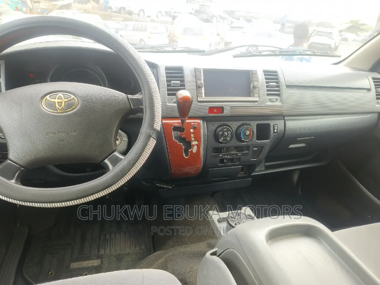 Toyota HiAce 2013 White