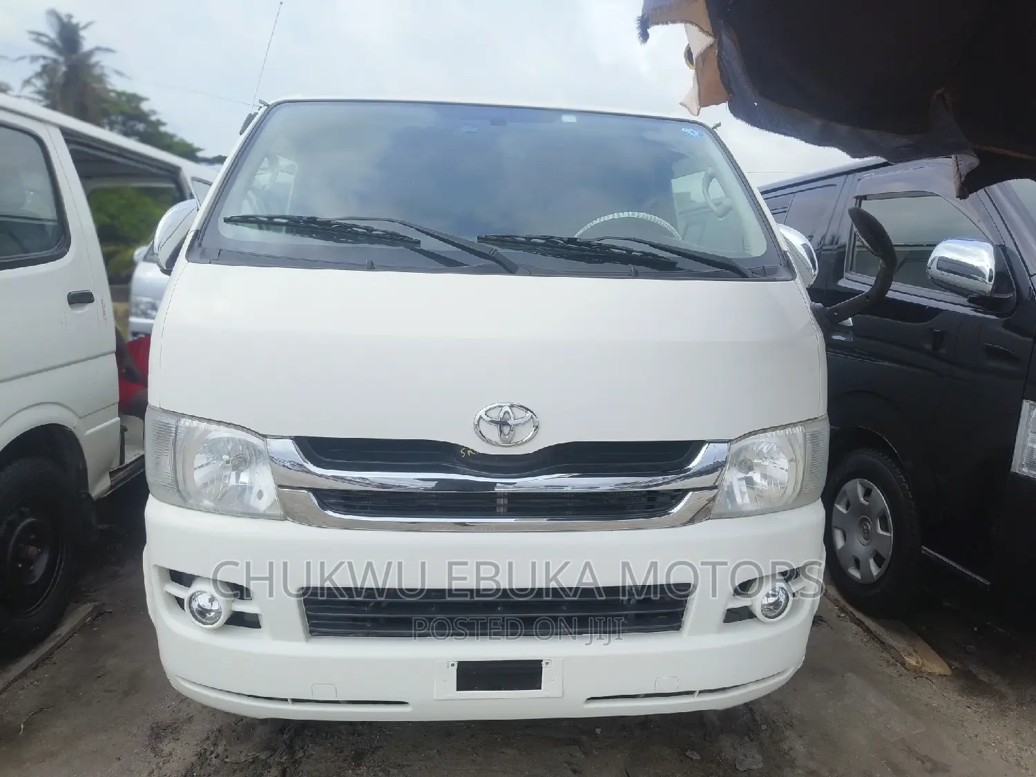 Toyota HiAce 2013 White