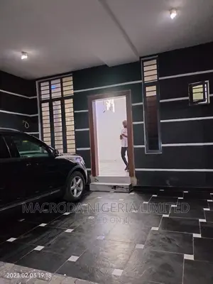Photo - 5bdrm Duplex in Millinuem Estate, Millenuim/UPS for sale