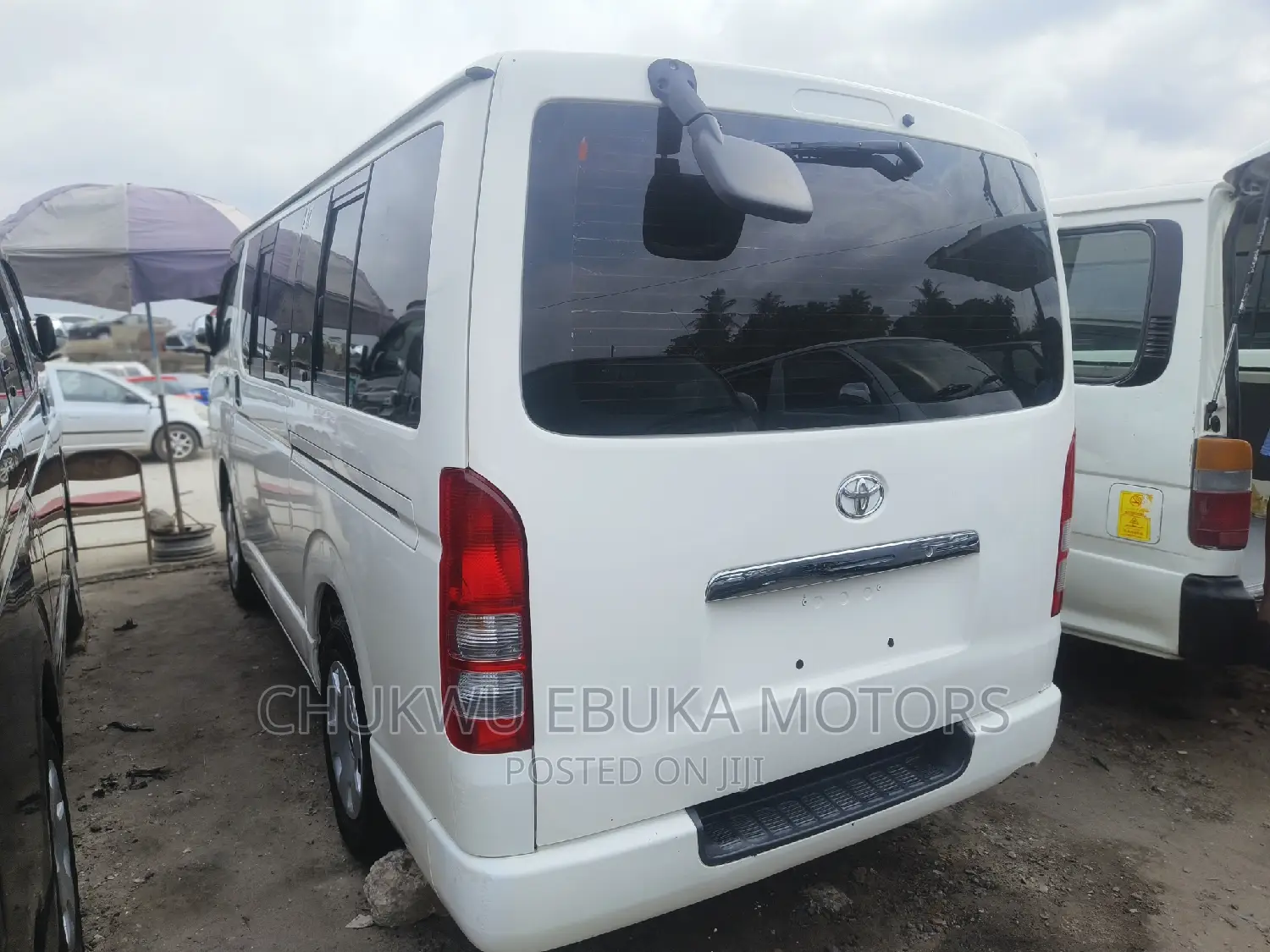 Toyota HiAce 2013 White