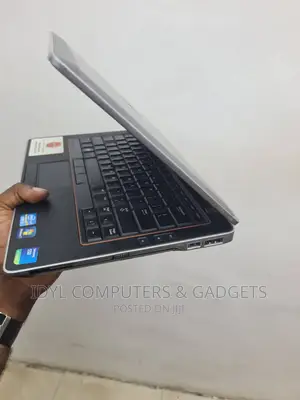 Laptop Dell Latitude E6330 8GB Intel Core I5 HDD 500GB