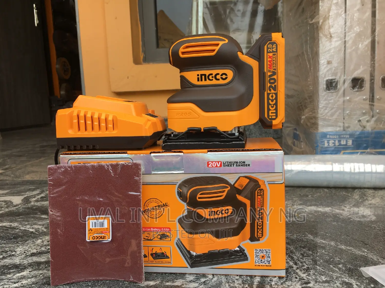 Lithium-Ion Sheet Sander