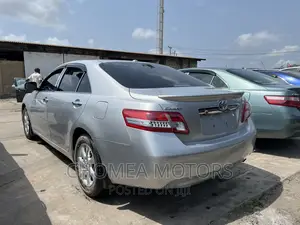 Toyota Camry 2010 Silver
