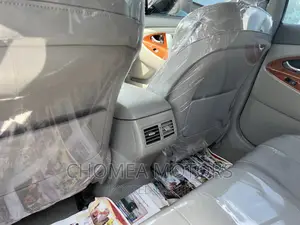 Toyota Camry 2010 Silver