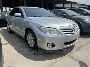 Toyota Camry 2010 Silver
