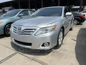 Toyota Camry 2010 Silver