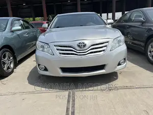 Toyota Camry 2010 Silver