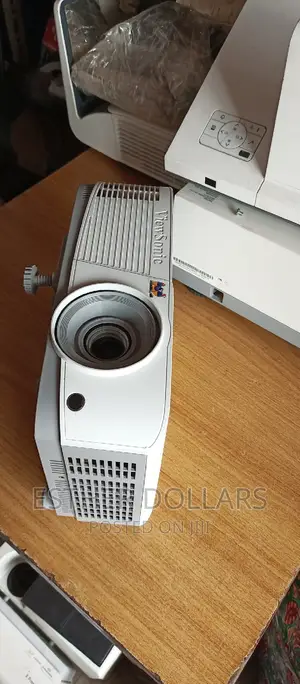 Most Brightest White Viewsonic Projector