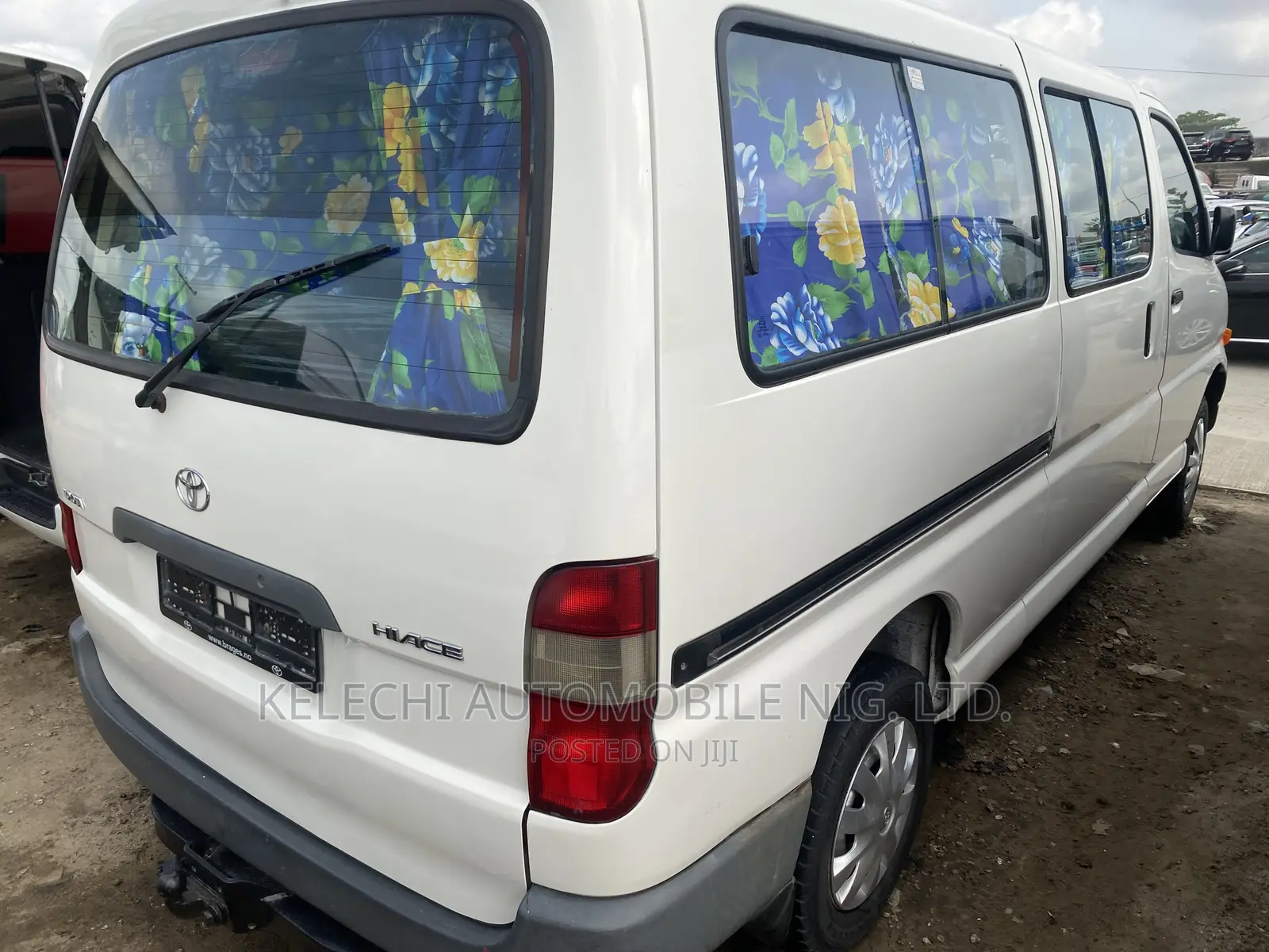Toyota HiAce 2002 White