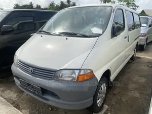Toyota HiAce 2002 White