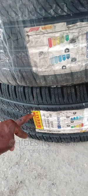 285/40/22 Pirelli Scorpion