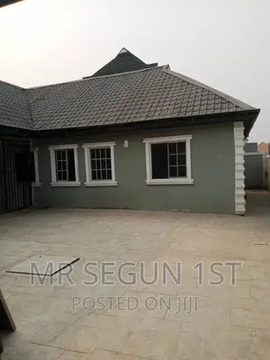 1bdrm Bungalow in Oke Ibukun  Estate, Akala Express for rent