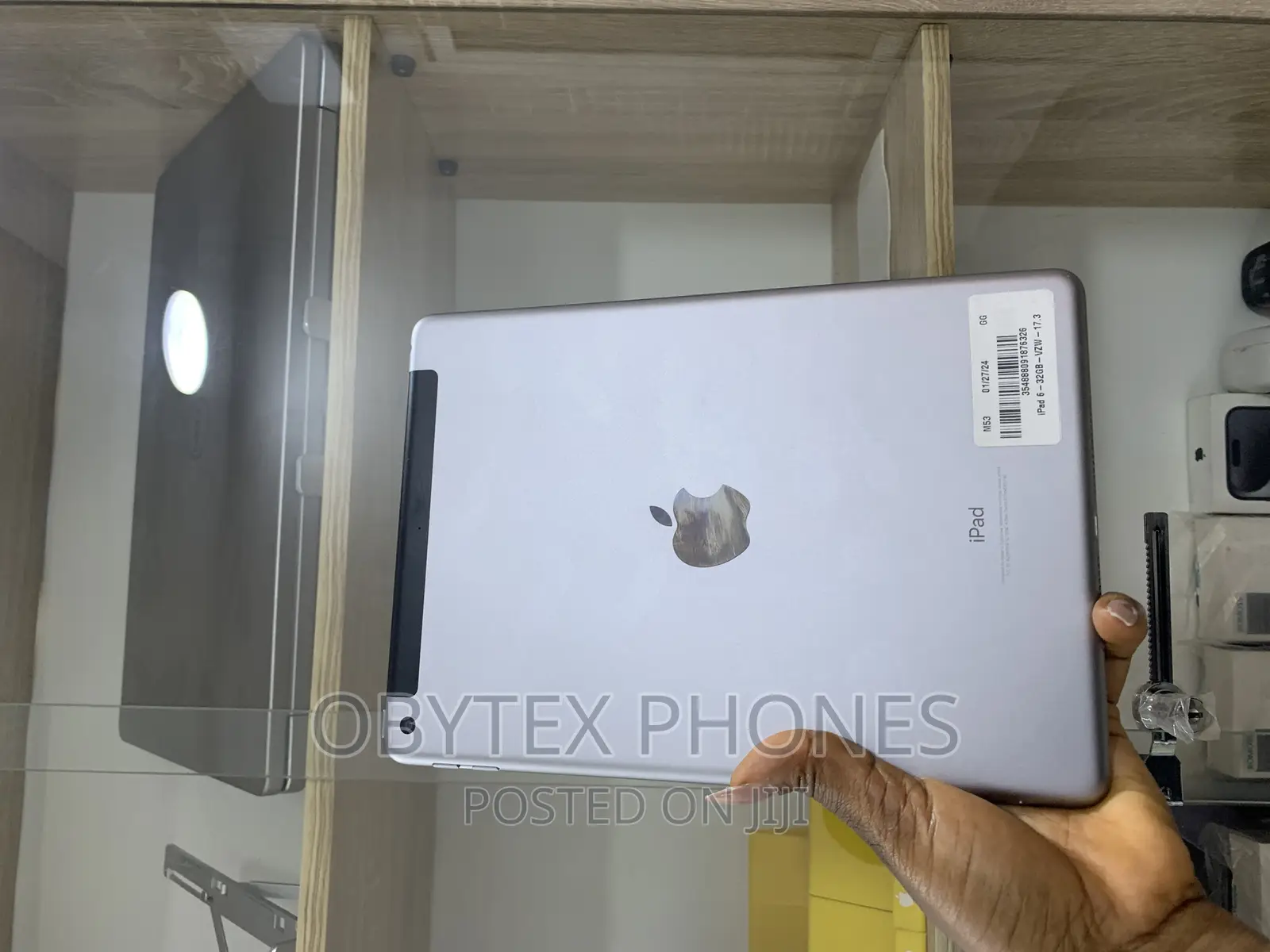 Apple iPad 9.7 32 GB Gray