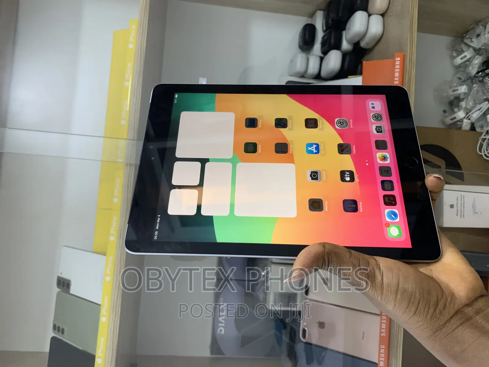 Apple iPad 9.7 32 GB Gray