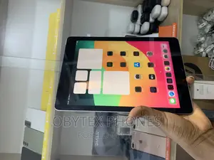 Apple iPad 9.7 32 GB Gray