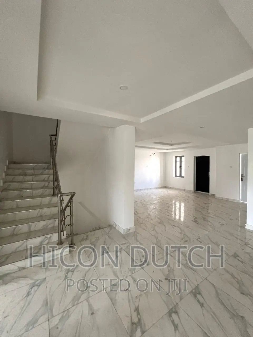 6bdrm Townhouse / Terrace in Peachville Estate, Life Camp for rent