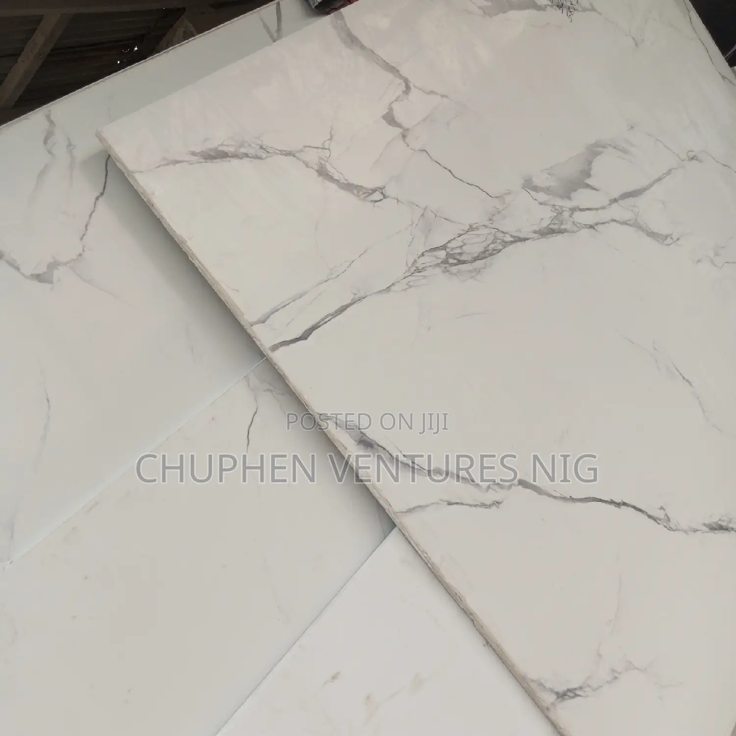 Quartz Carrara Light Wave