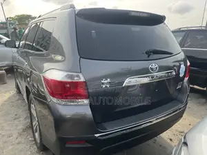 Toyota Highlander Limited 2012 Gray