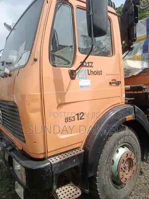 Mercedes Benz 1017 Hiab 6 Tone With Auxiliary Tokunbo
