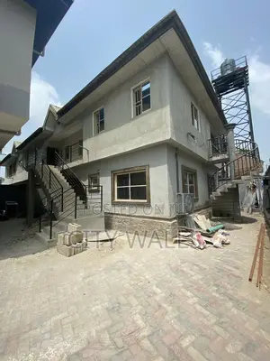 3bdrm Block of Flats in Lekki Phase 1 for rent