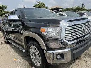 Toyota Tundra 2018 Brown