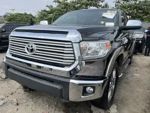 Toyota Tundra 2018 Brown