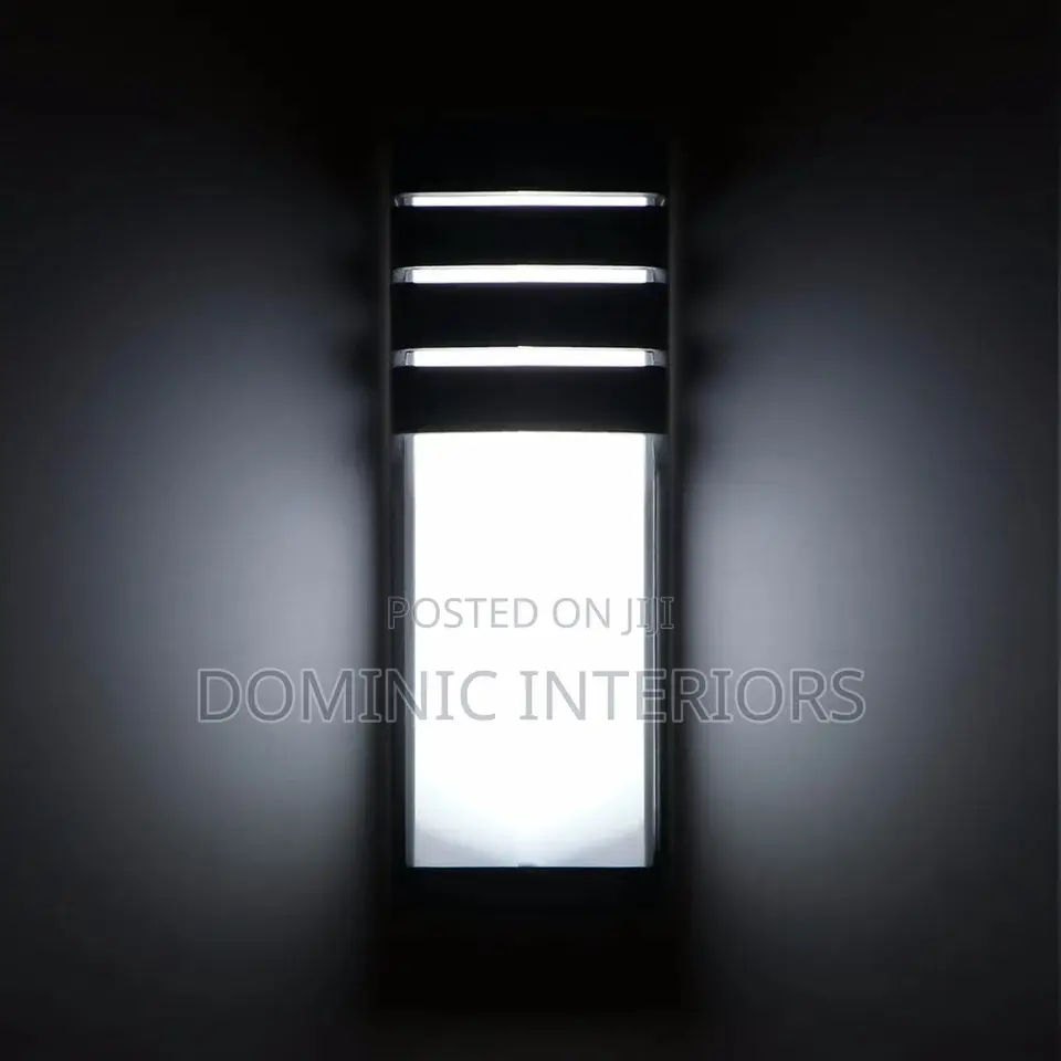 Black Aluminium Wall Lamp