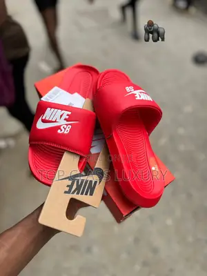 *Nike Sb Victori Benassy Slide Red