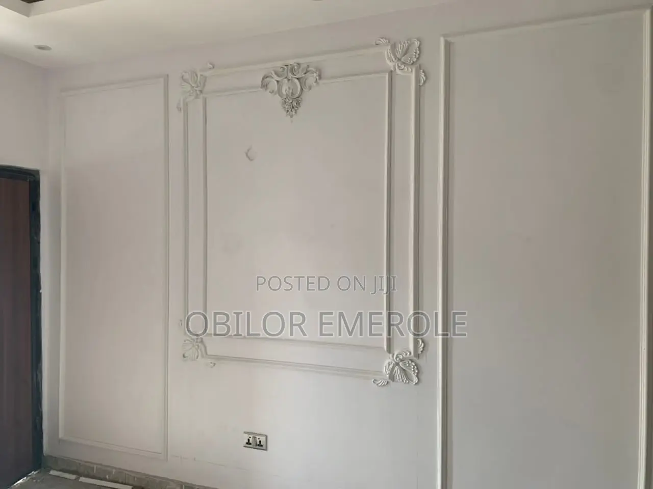 Wall Cornices/Wainscoting