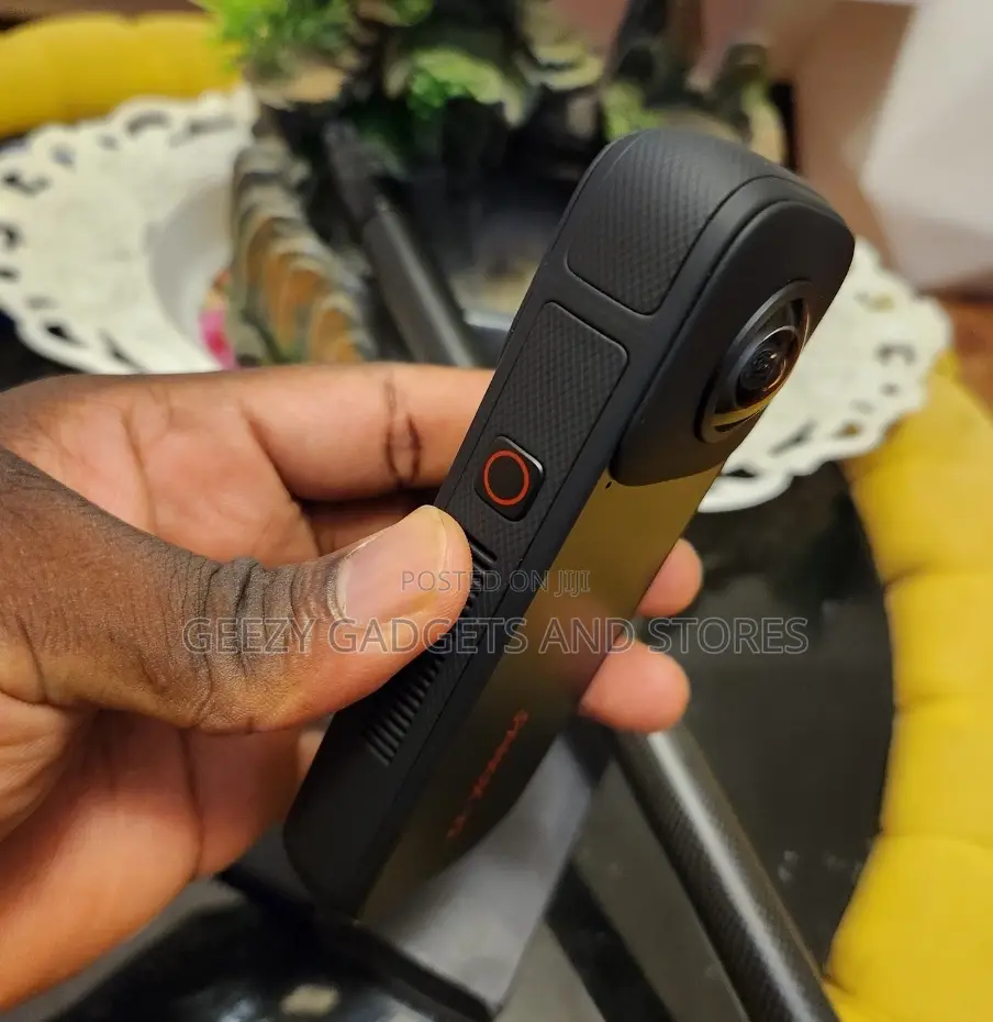 Panox V2 Insta 360 Camera With Selfi Stick.