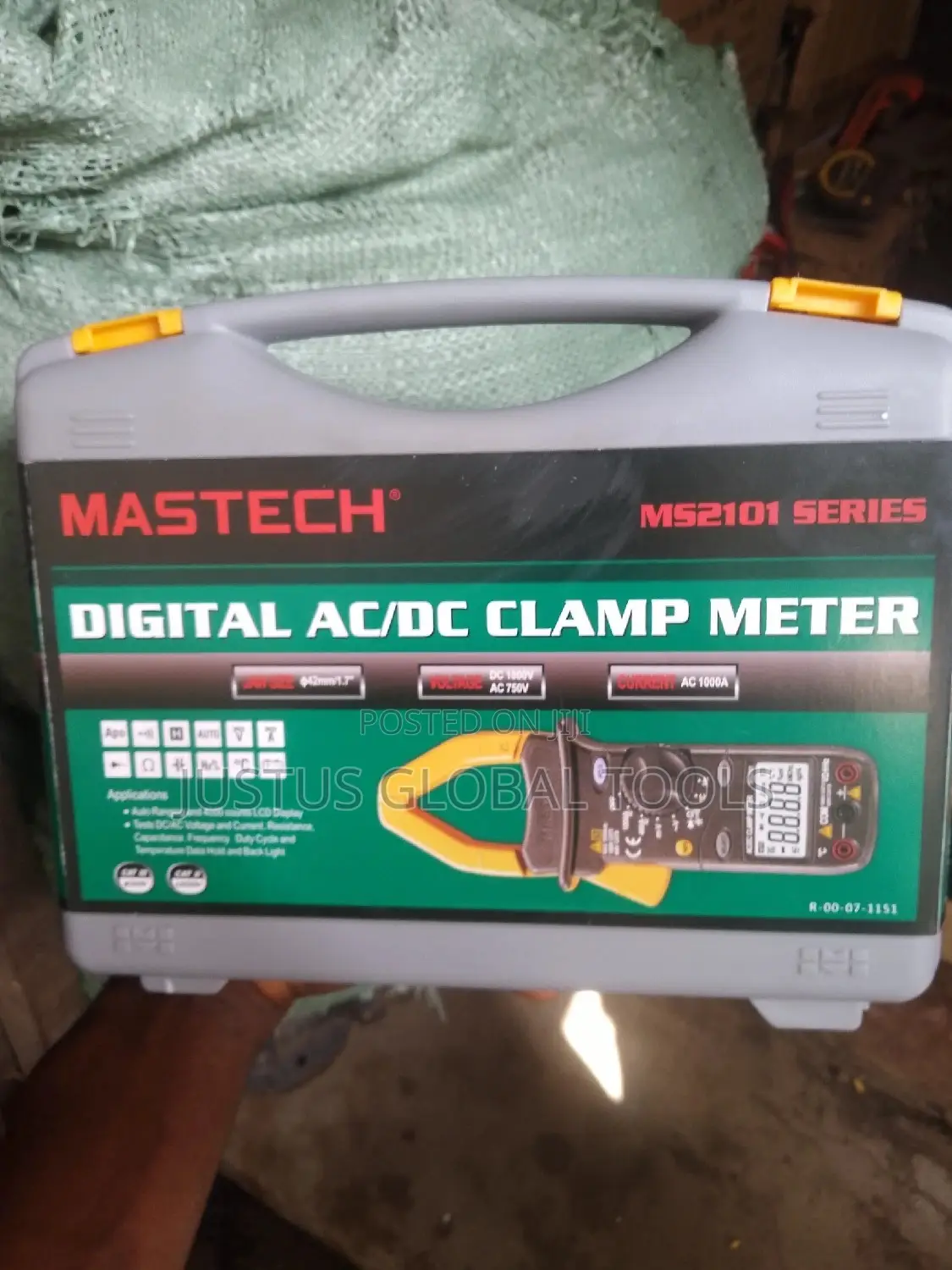 Digital Clamp Meter AC DC