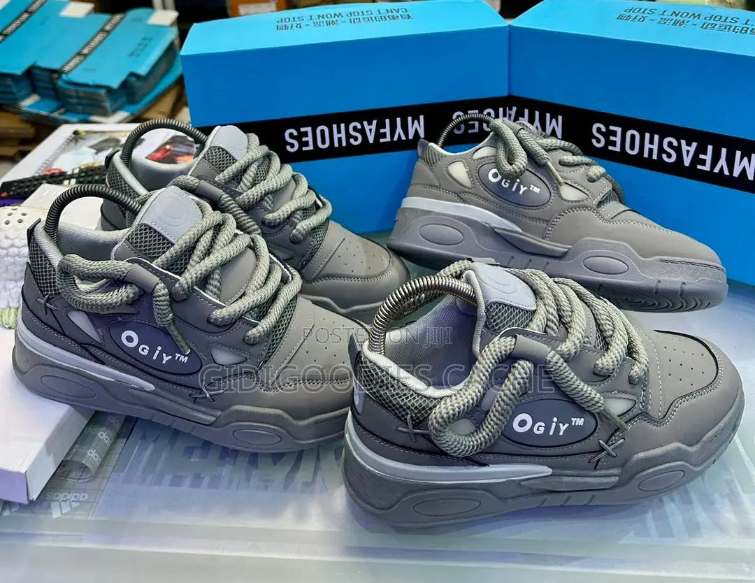 Adidas Ogiy TM Sneakers in Oshodi - Shoes, Oluwatobi Gidigoodies | Jiji.ng