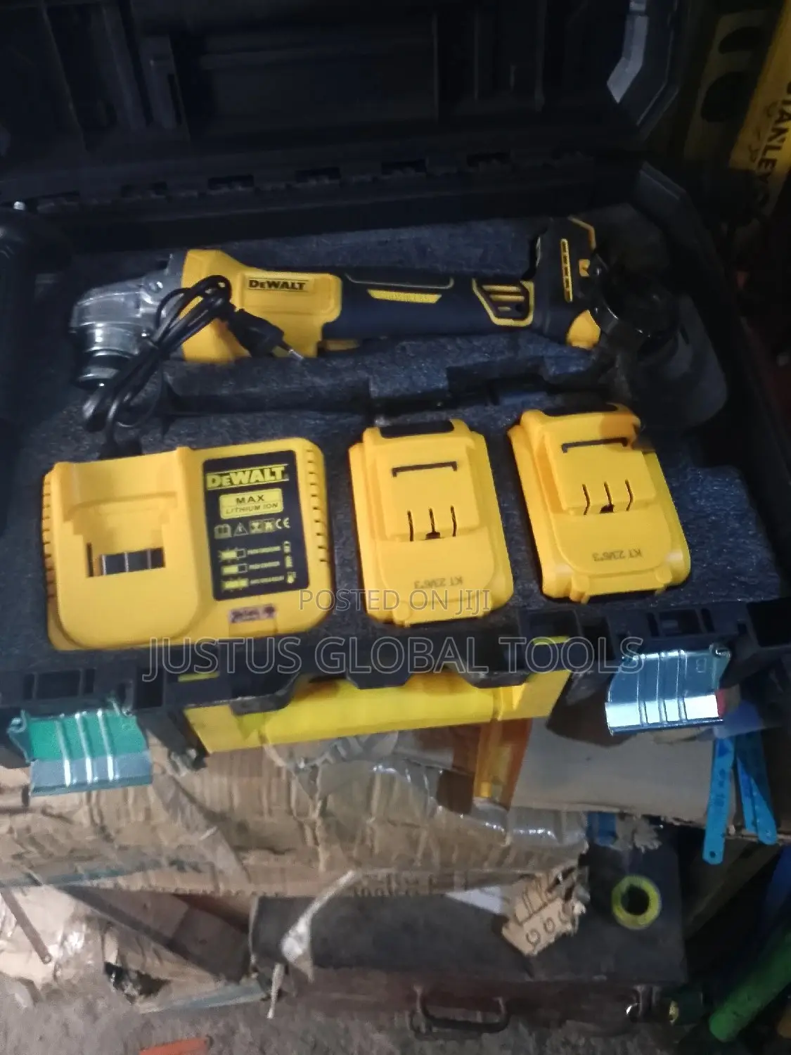 Cordless Grinding Machine