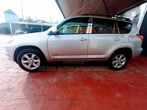 Toyota RAV4 Limited 2011 Silver