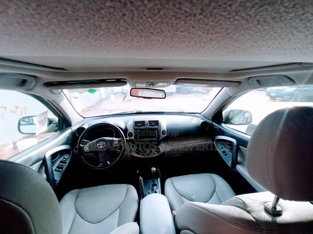 Toyota RAV4 Limited 2011 Silver