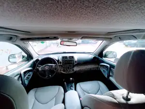 Toyota RAV4 Limited 2011 Silver
