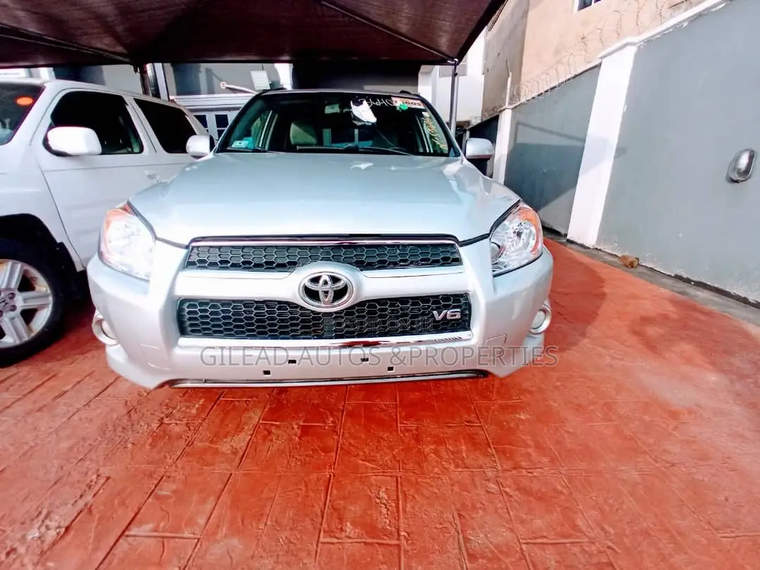 Toyota RAV4 Limited 2011 Silver