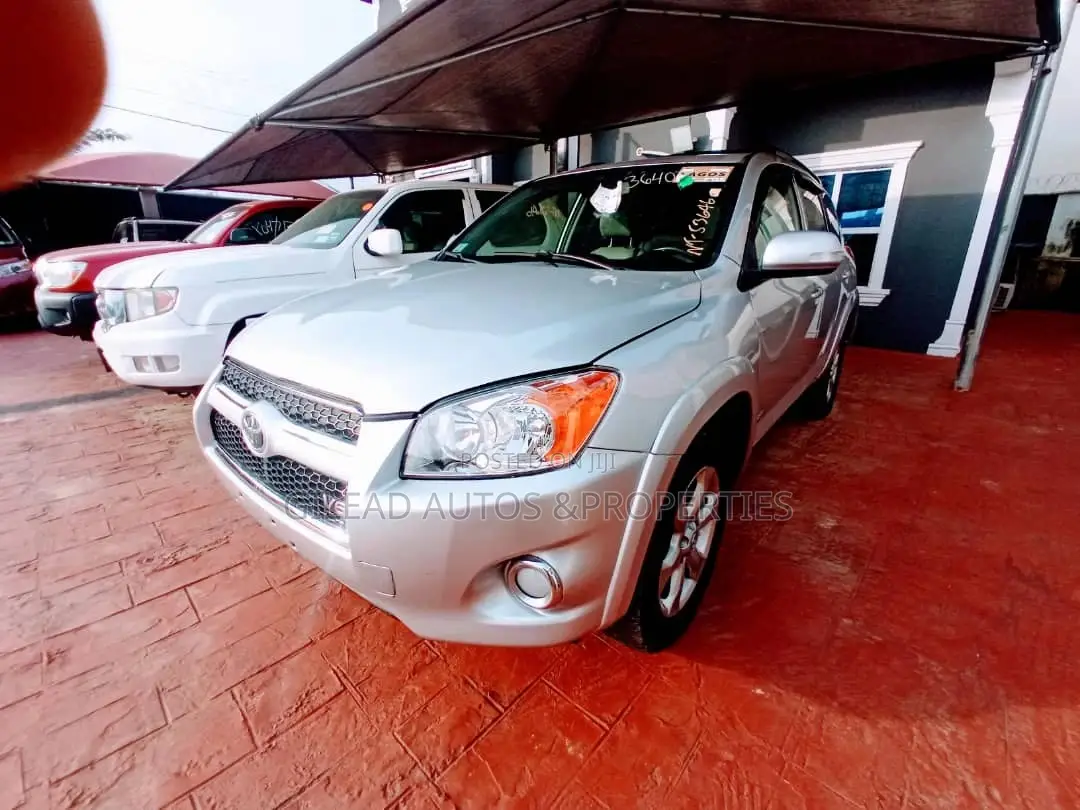 Toyota RAV4 Limited 2011 Silver