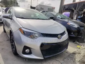 Toyota Corolla 2015 Silver