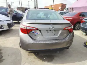 Toyota Corolla 2015 Brown