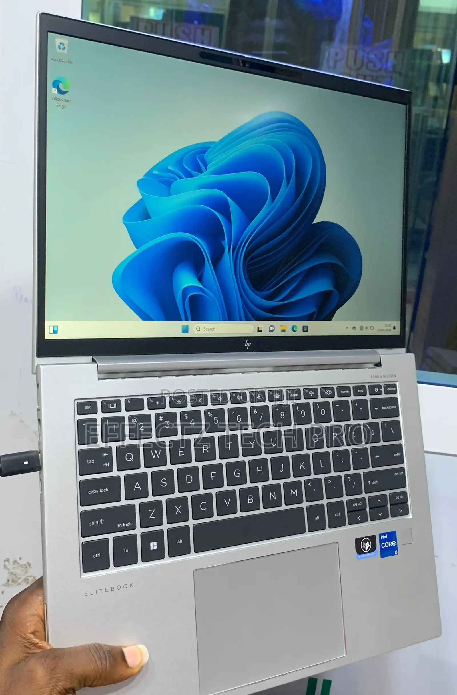 Laptop HP EliteBook 840 G9 16GB Intel Core I5 SSD 512GB