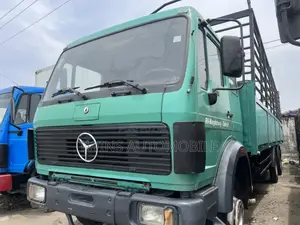 Photo - Mercedes-Benz 1622 2004 Green